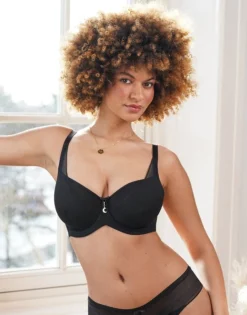 Titelseite -Angebote SUGARSHAPE Store sugarshape bh airyn front editorial single bh 75 92 5 hs 100 crop 1