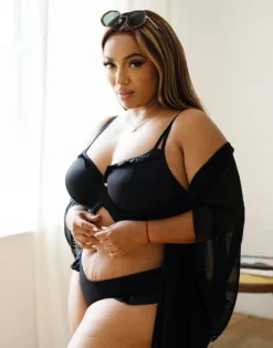 Bikini-Slip "Valencia Classic" Black 11 Bikini-Slip "Valencia Classic" Black -Angebote SUGARSHAPE Store sugarshape bikini top bikini slip valencia black front editorial single bhs 90 107 5 hs 120 full 51