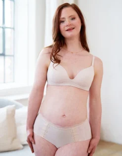 High-Panty "Clara" Powder -Angebote SUGARSHAPE Store sugarshape bralette high panty clara powder front editorial single bhs 75 82 5 hs 100 full 1