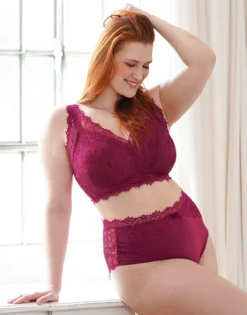 High-Waist-Panty "Sophia" Bordeaux -Angebote SUGARSHAPE Store sugarshape bralette high waist panty sophia bordeaux front editorial single bhs 90 1075 hs 115 full1