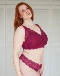 Bralette "Sophia" Bordeaux -Angebote SUGARSHAPE Store sugarshape bralette string sophia bordeaux front editorial single bhs 90 1075 hs 115 crop 1
