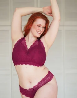 String "Sophia" Bordeaux 8 String "Sophia" Bordeaux -Angebote SUGARSHAPE Store sugarshape bralette string sophia bordeaux front editorial single bhs 90 1075 hs 115 crop