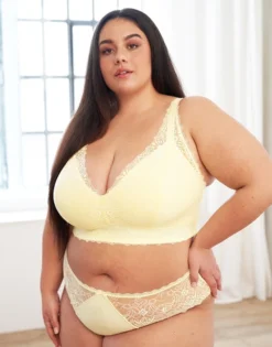 Bralette "Suki" Vanilla -Angebote SUGARSHAPE Store sugarshape bralette string suki vanilla front editorial single bhs 95 117 5 hs 125 full 1