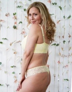 Bralette "Suki" Vanilla -Angebote SUGARSHAPE Store sugarshape bralette suki vanilla side editorial single bhs 80 97 5 hs 100 full 11