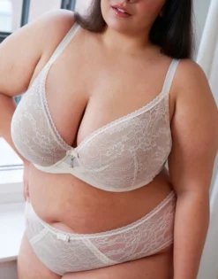 Panty "Valerie" Cream 11 Panty "Valerie" Cream -Angebote SUGARSHAPE Store sugarshape plunge bh panty valerie cream front editorial single bhs 95 117 5 hs 125 full 4 1 1