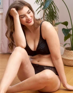 BH "Valerie" Black -Angebote SUGARSHAPE Store sugarshape plunge bh valerie black front editorial single full 3