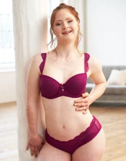 Panty "Clara" Bordeaux -Angebote SUGARSHAPE Store sugarshape schalen bh clara bordeaux front editorial single bhs 75 85 hs 100 full 5