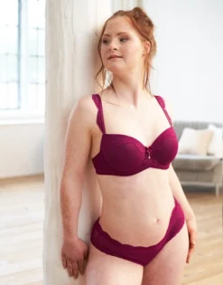 Panty "Clara" Bordeaux -Angebote SUGARSHAPE Store sugarshape schalen bh panty clara bordeaux front editorial single bhs 75 85 hs 100 full 2 1