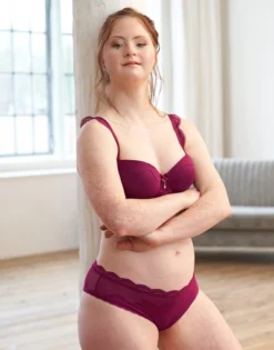 Panty "Clara" Bordeaux -Angebote SUGARSHAPE Store sugarshape schalen bh panty clara bordeaux front editorial single bhs 75 85 hs 100 full 6