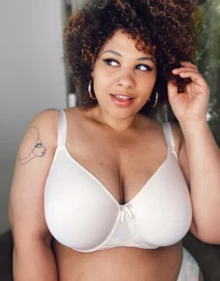 Titelseite -Angebote SUGARSHAPE Store sugarshape space bh ivy powder front editorial single crop 3