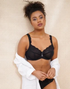 BH "Clara Lace" Black -Angebote SUGARSHAPE Store sugarshape spitzen bh clara lace front editorial single full 2