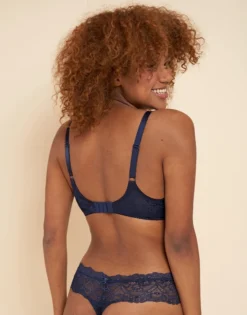 BH "Eliana Velvet" Navy 10 BH "Eliana Velvet" Navy -Angebote SUGARSHAPE Store sugarshape spitzen bh eliana velvet navy back packshot model sand single bhs 75 90 crop 1