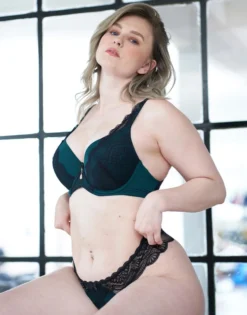 BH "Pure Divine" Peacock -Angebote SUGARSHAPE Store sugarshape spitzen bh string pure divine peacock front editorial single ms 80 925 full 2