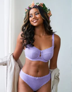 BH "Sienna" Lavender -Angebote SUGARSHAPE Store sugarshape spitzen bh string sienna lavender front editorial single bhs 75 90 hs 105 full 1