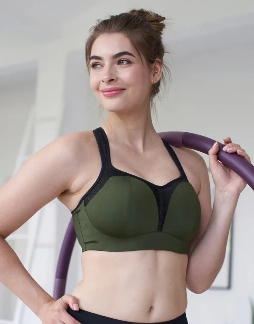 Sport-BH "Motivation" Khaki/black -Angebote SUGARSHAPE Store sugarshape sport bh motivation front editorial single crop 1