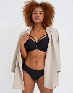 String "Pure Basic" Black -Angebote SUGARSHAPE Store sugarshape string pure basic black front editorial single hs 105 full 3