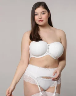 Stringpanty "Diamond" Ivory 10 Stringpanty "Diamond" Ivory -Angebote SUGARSHAPE Store sugarshape stringpanty diamond front packshot model grey single full 1