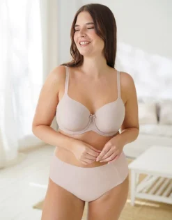 BH "True" Sand -Angebote SUGARSHAPE Store sugarshape t shirt bh true sand front editorial single full 1