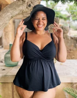 Tankini-Top "Nizza" Black 14 Tankini-Top "Nizza" Black -Angebote SUGARSHAPE Store sugarshape tankini top nizza front editorial single crop 1